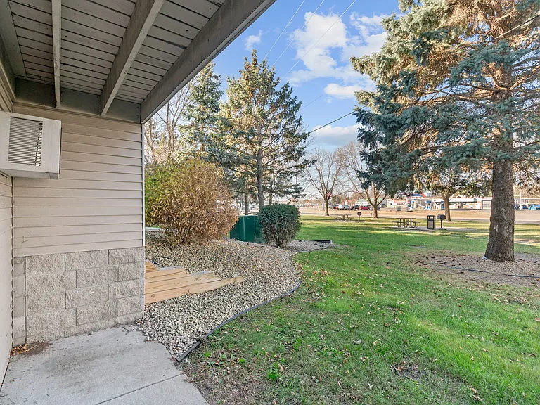 One Bedroom A - 1 Bed / 1 Bath - 725 Sq.Ft.