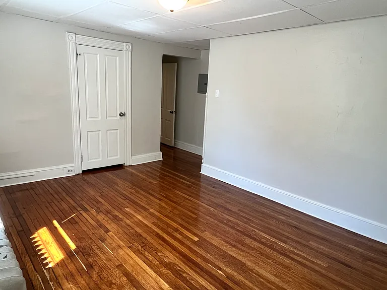 1411 E King St #6 — Photo 21