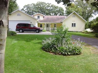 N10900 Maple Point, Fox Lake, WI 53933