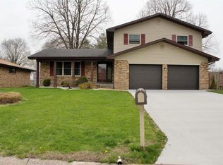 8 Roclare Dr, Swansea, IL 62226