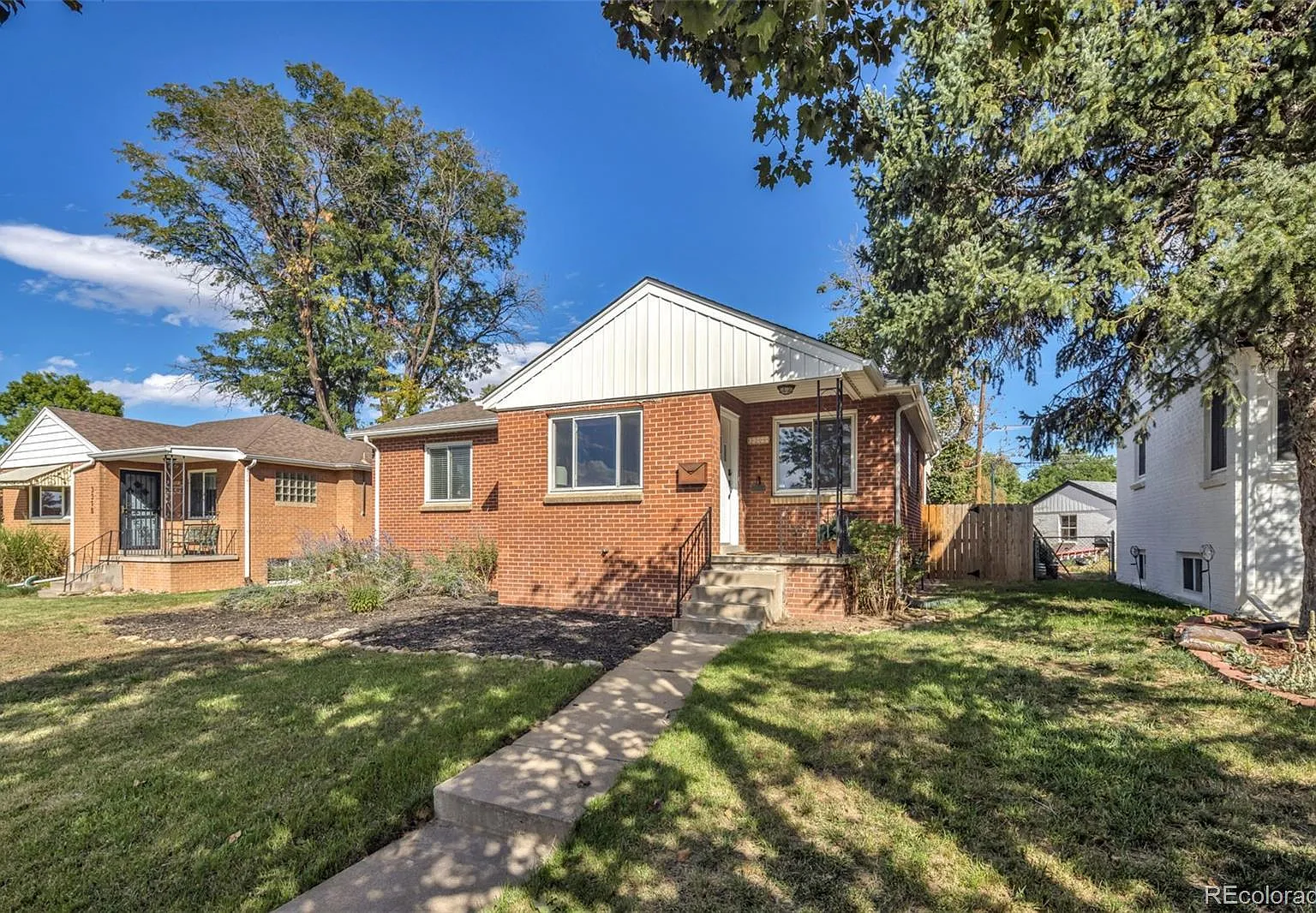 3300 Bellaire St — Photo 2