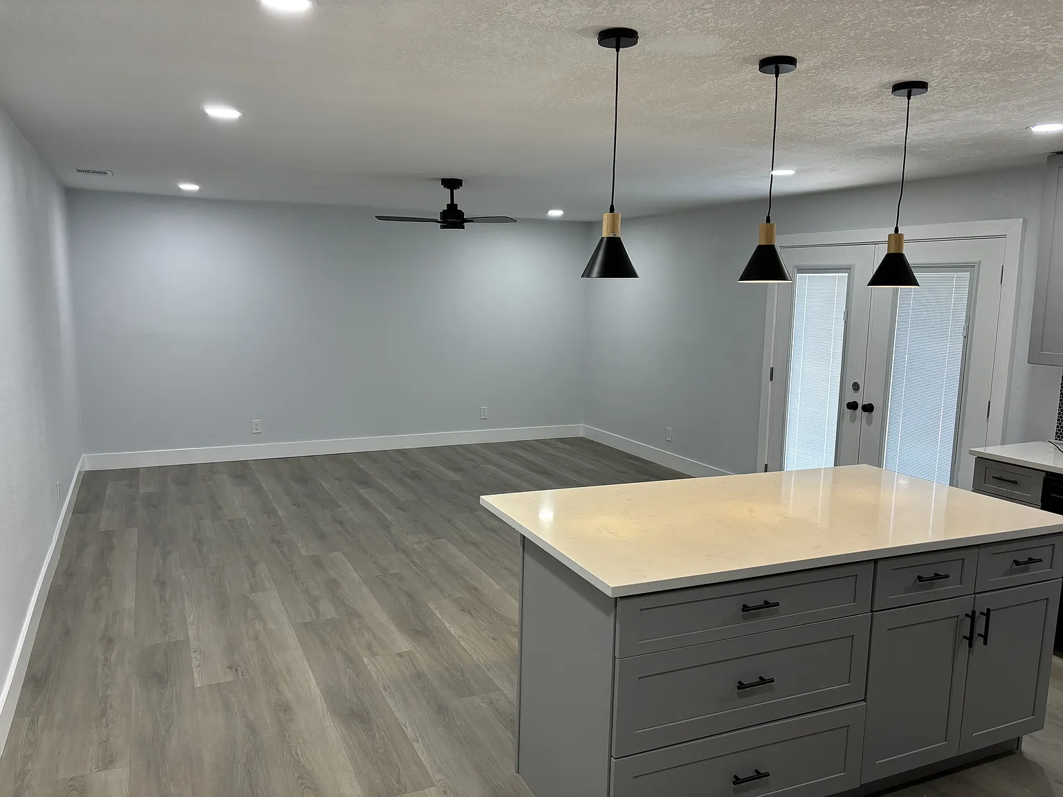 3 bed, 2001 sqft, $2,599 — Photo 4