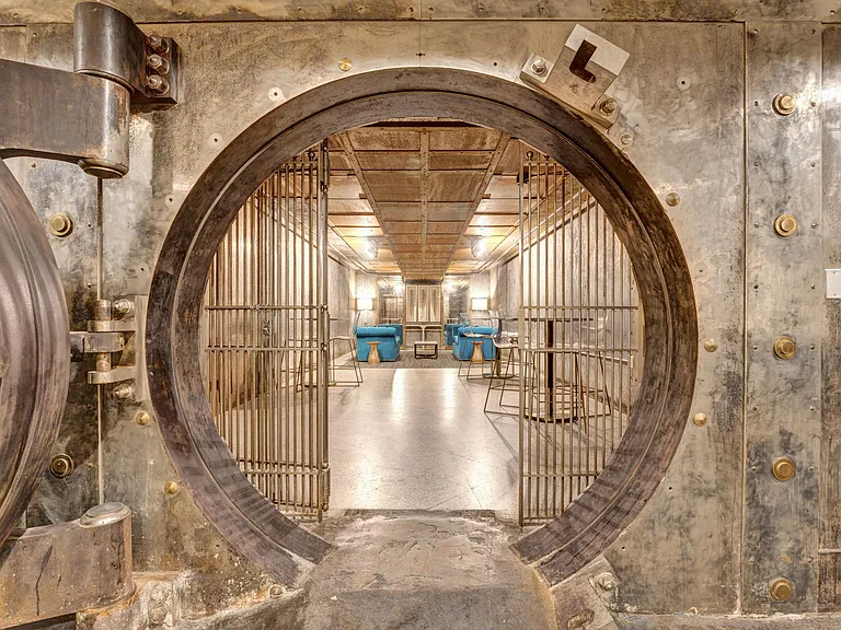 Metro67 — Photo 12