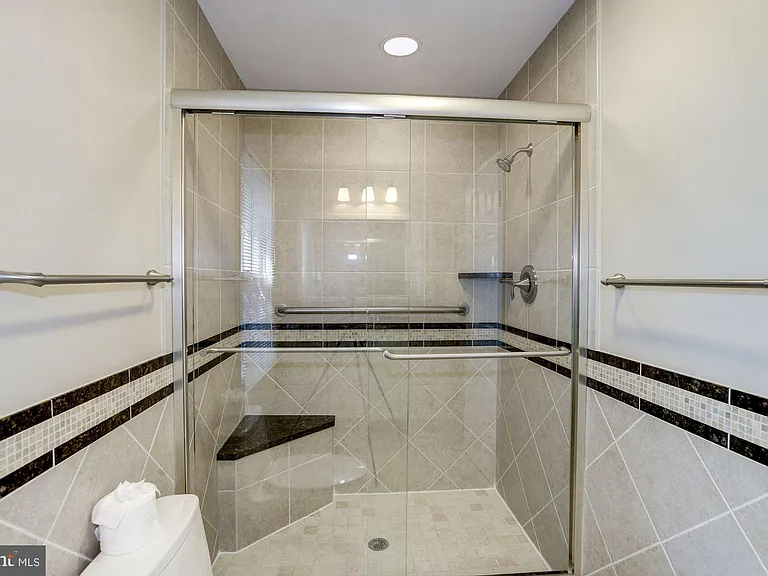 9012 Penn Manor Ct — Photo 24