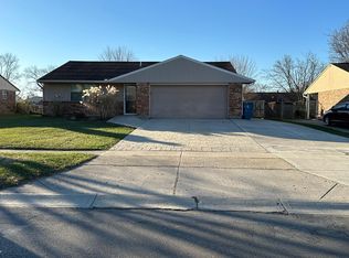 5910 Shull Rd, Dayton, OH 45424