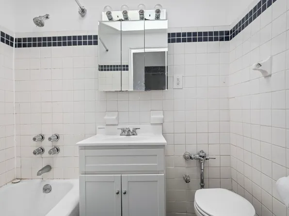151 East 20th Street 5F image 4 of 4