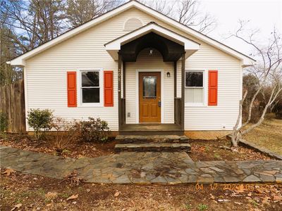 208 Vinson St, Seneca, SC, 29678