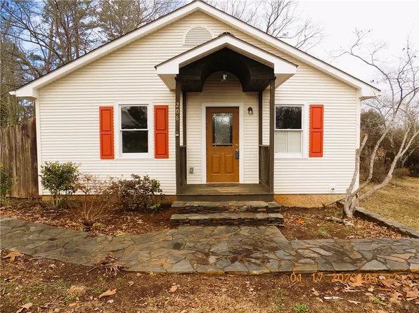 208 Vinson St, Seneca, SC 29678