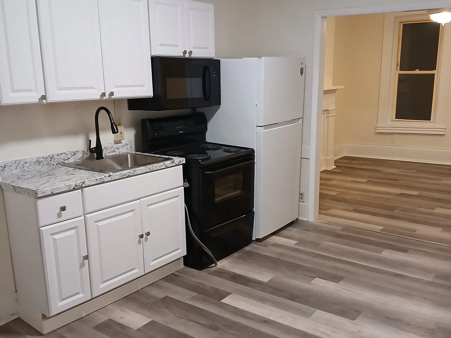 2 bed, 900 sqft, $975 — Photo 3