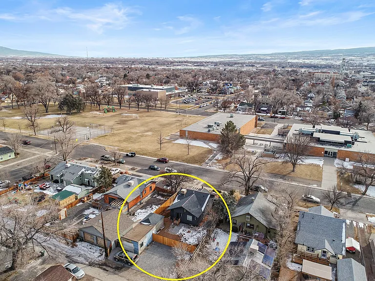 840 Hill Ave — Photo 32