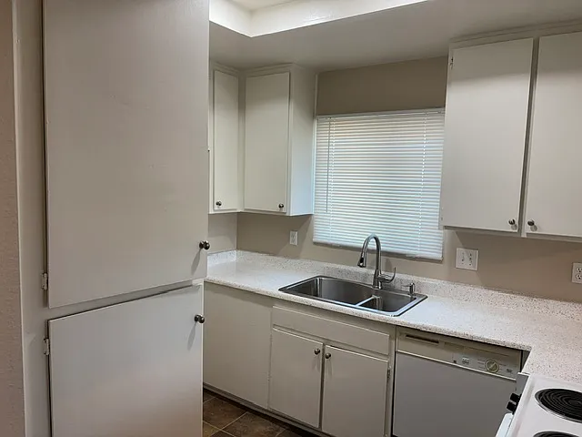 1272 Vista Serena Ave — Photo 16