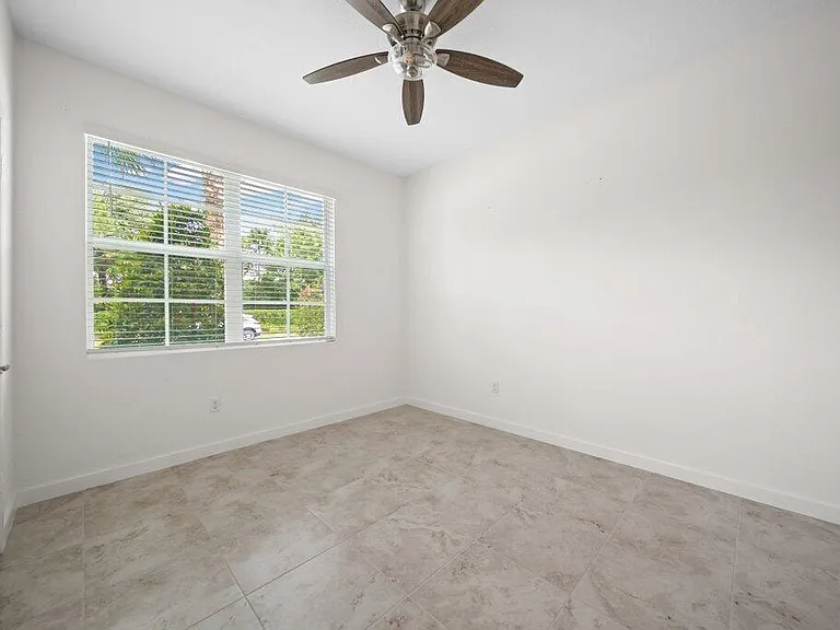 3521 SW Blackberry Ln — Photo 19