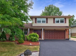 527 E Seegers Rd, Arlington Heights, IL 60005