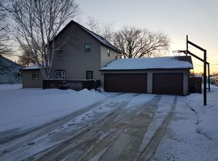 914 11th St, Manson, IA 50563
