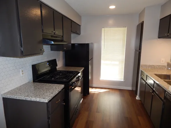 River Oaks Apartments