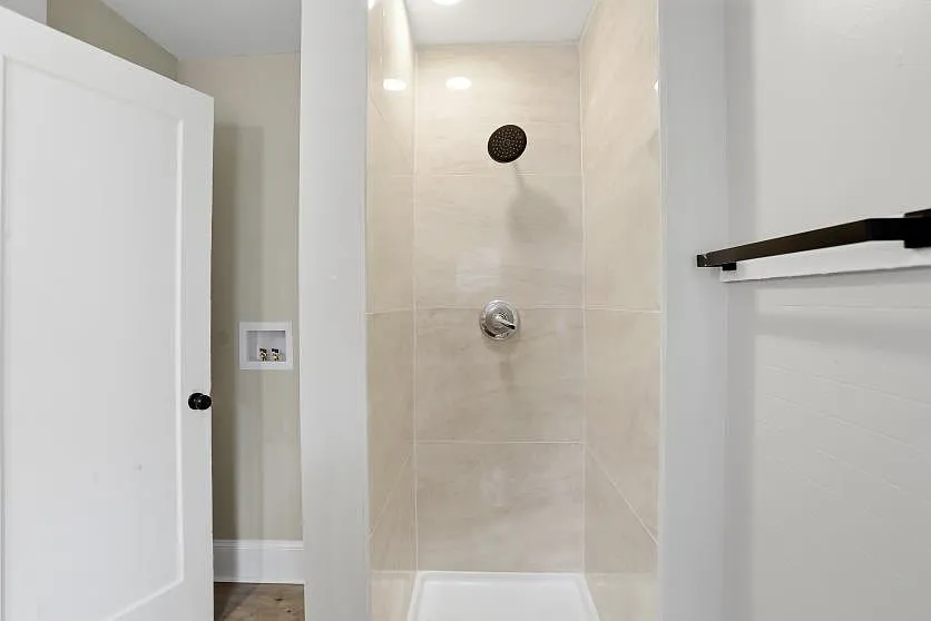 3 bed, $1,700 — Photo 3