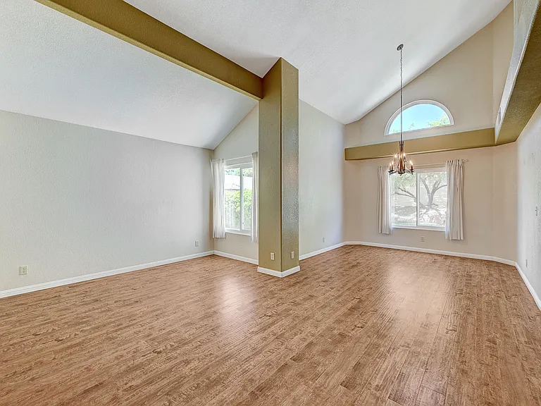 2733 Brookstone Ct — Photo 10