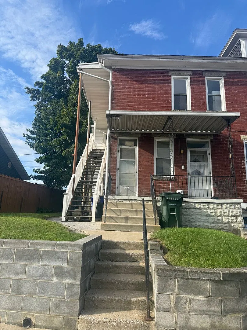 396 - 398 1/2 Bryan Place/901 - 903 Salem Avenue — Photo 1
