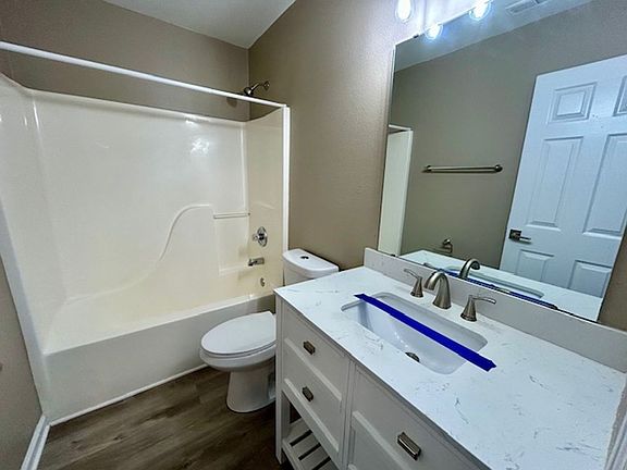 5th image of 2646 Lullwater Ln