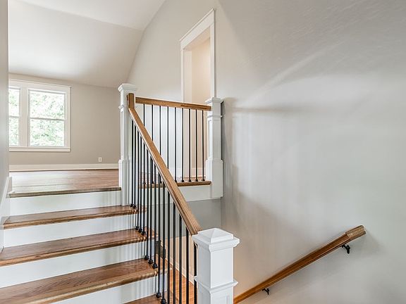 4th image of 122 Caldwell Dr