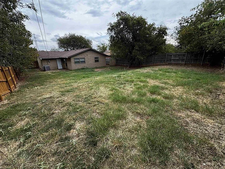 1504 Red Fox Rd — Photo 4