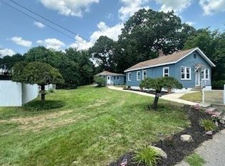 27 Ridgeland Rd, Shrewsbury, MA 01545