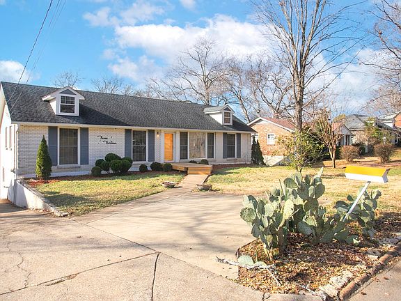2nd image of 313 Leopole Rd