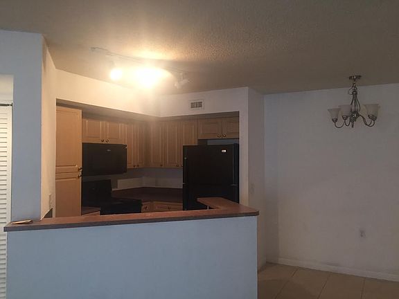 5th image of 1401 Village Blvd APT 1516