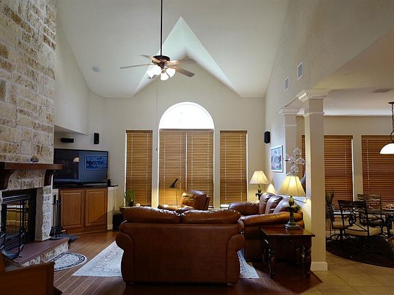 4th image of 1107 Woodland Dr
