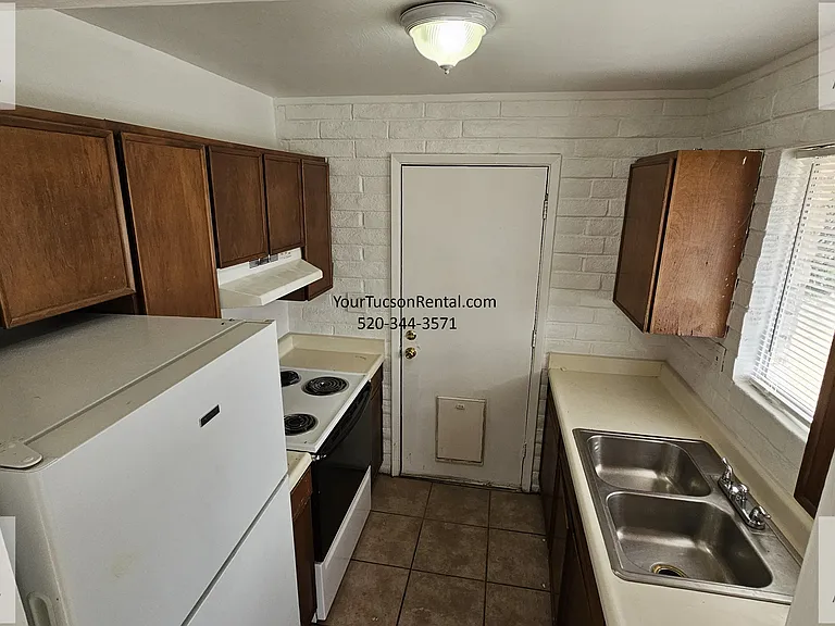 Country Club Road North Apartments — Photo 16
