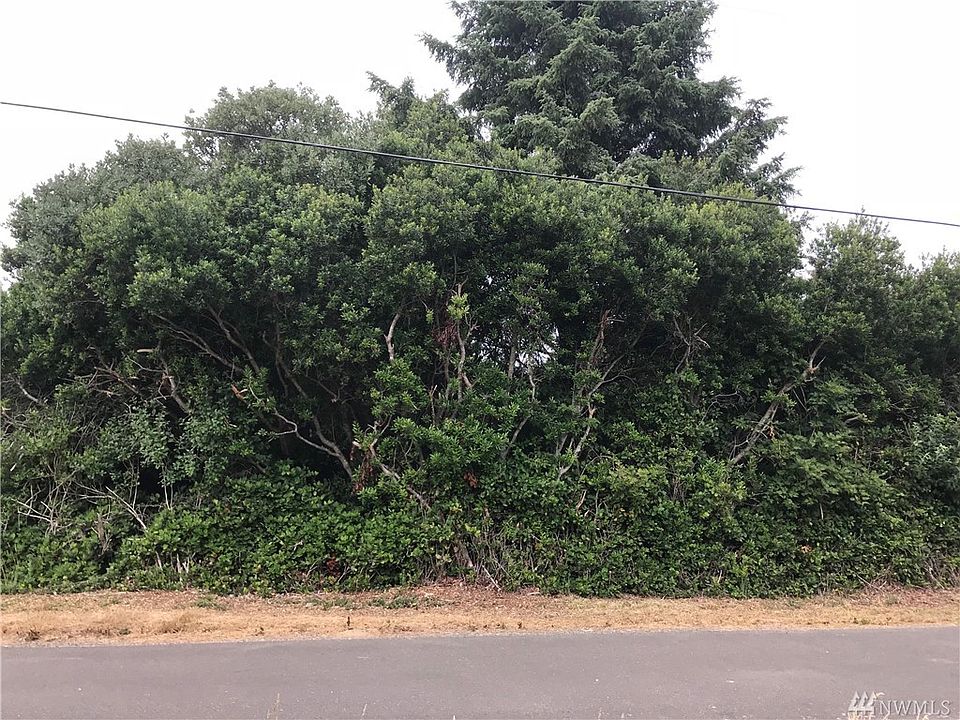 2nd image of 136 S Port Loop SW
