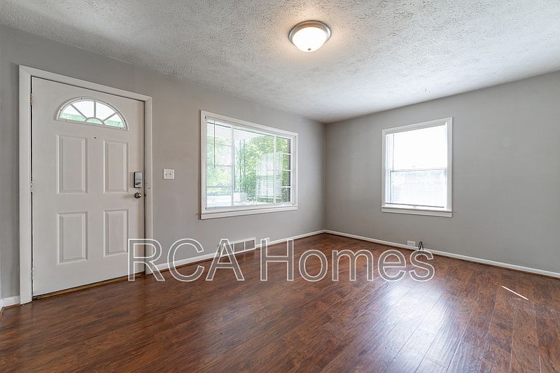 1st image of 724 E Pleasant Run Parkway North Dr #A