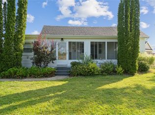 3214 Circle Dr NE, Cedar Rapids, IA 52402