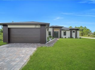 2719 33rd St W, Lehigh Acres, FL 33971