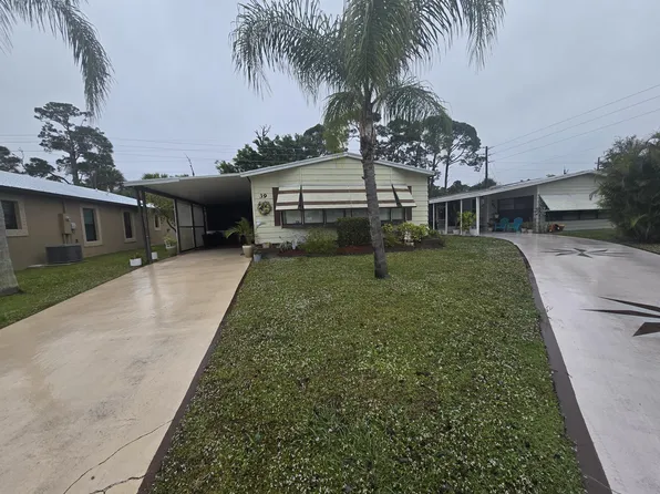 39 Flores Del Norte, Fort Pierce, FL 34951