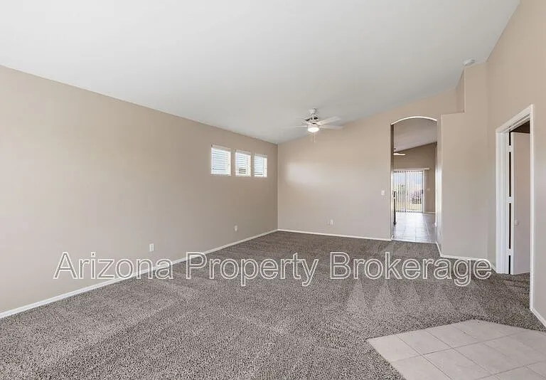 8118 N 112th Ave — Photo 5