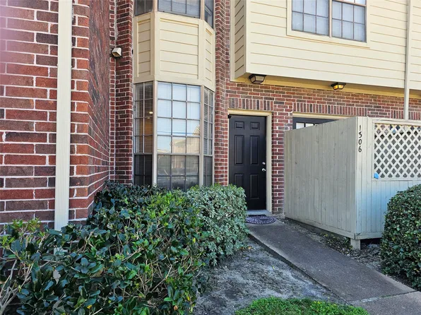 2121 El Paseo St APT 1306, Houston, TX 77054