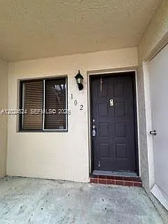 Kensington Walk Condo — Photo 2