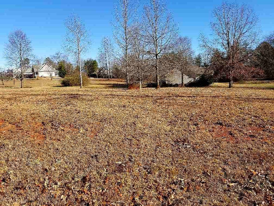 2nd image of 102 Falcons View Ct