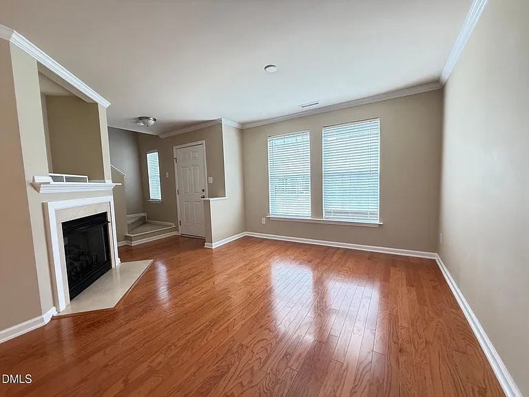 9911 Cleaver Ct — Photo 5