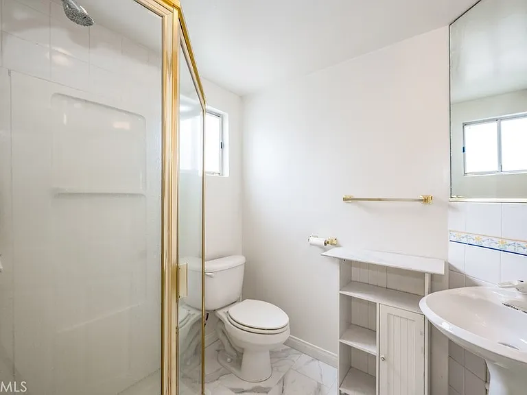 5938 Simpson Ave — Photo 15