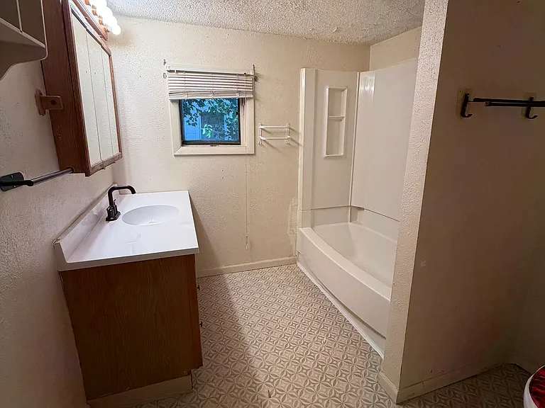 1135 W Taylor St — Photo 7