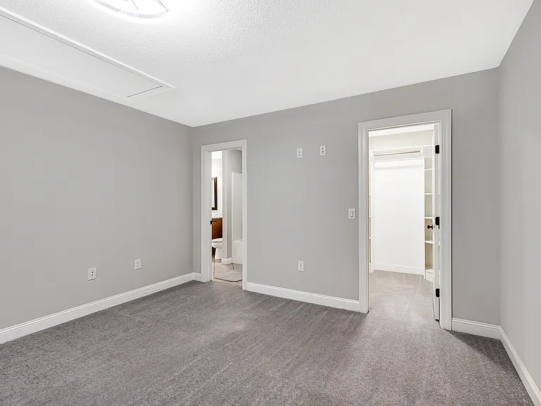2400 Dovedale Ct #B — Photo 24