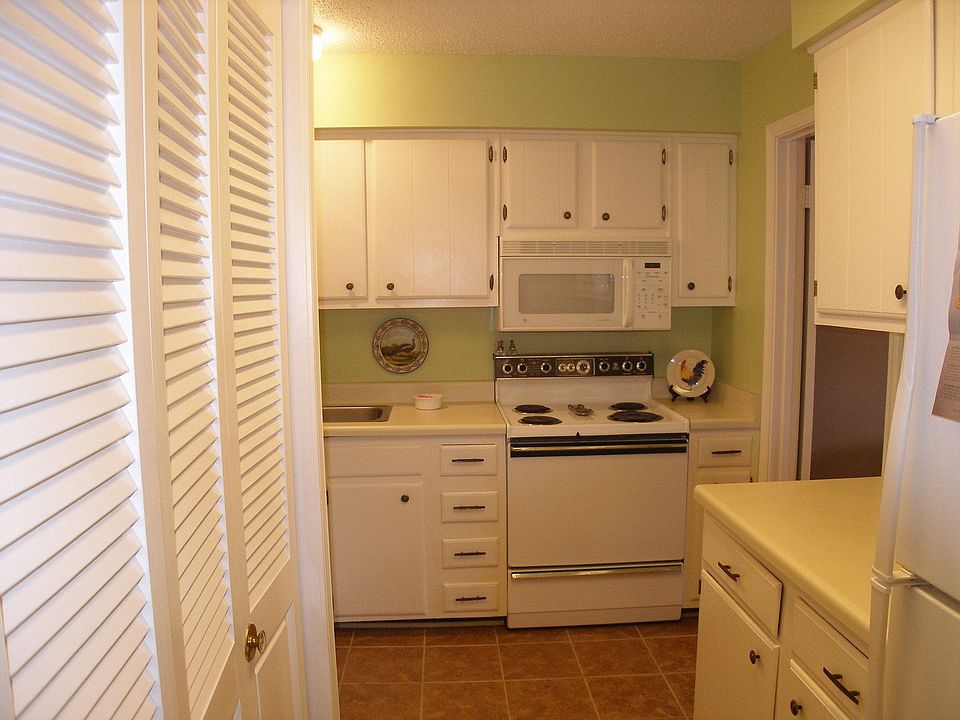 kitchen/has washer/dryer