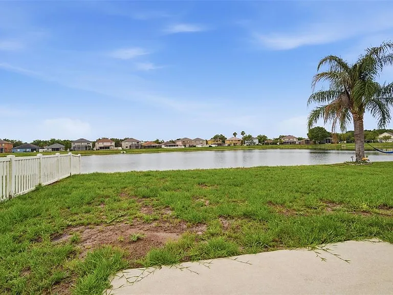 10604 Lakeside Vista Dr — Photo 4