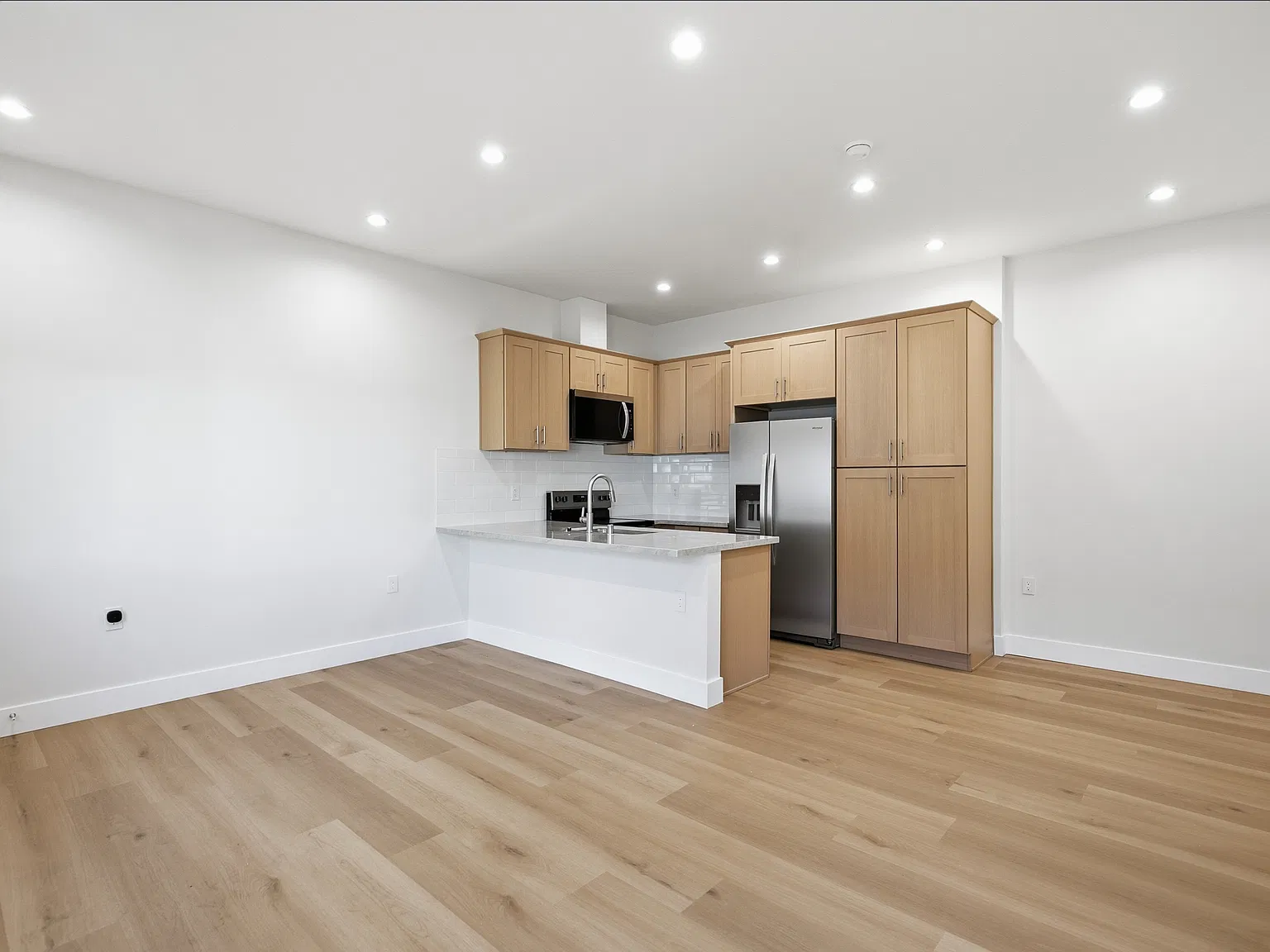 3 bed, $3,395 — Photo 2