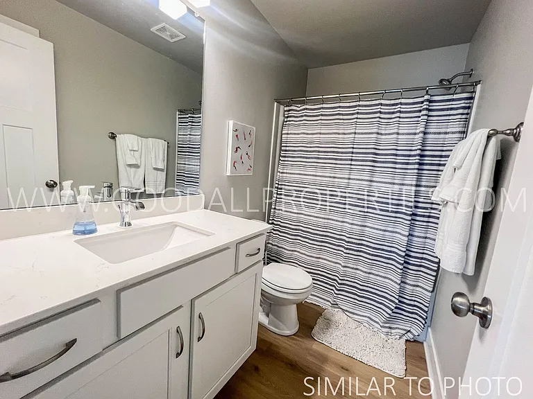 610 NE Hunter Dr — Photo 16
