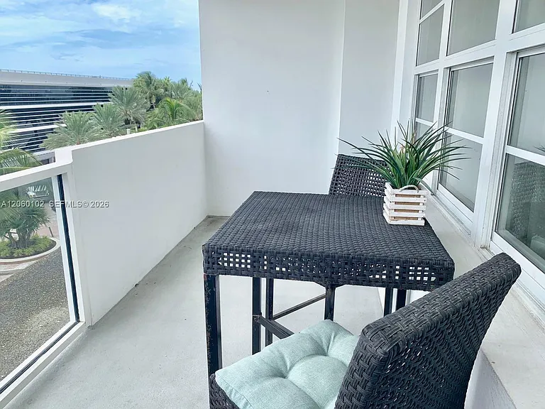 100 Lincoln Rd #427 — Photo 3