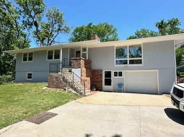204 W Ewing St, Nevada, MO 64772