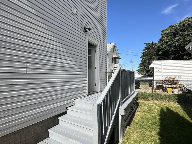 11021 Western Ave — Photo 10